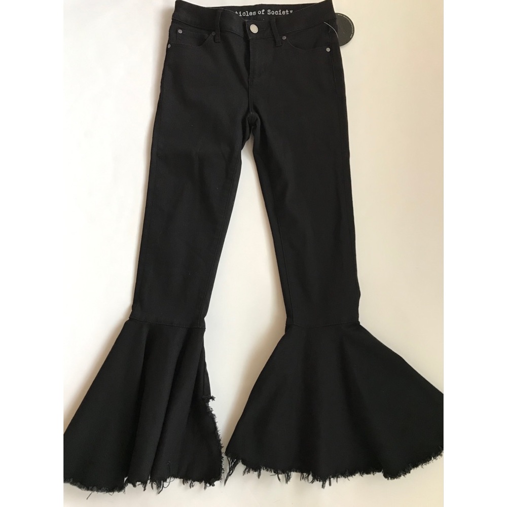 Articles of Society Women’s Suzy Flared Step Hem Black Skinny Jeans 24
